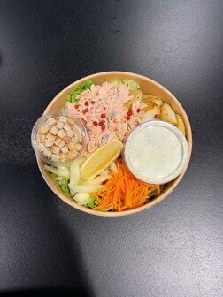 Pulled salmon salade